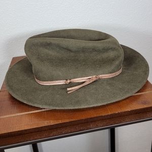 Ale by Alessandra Aurora wool hat